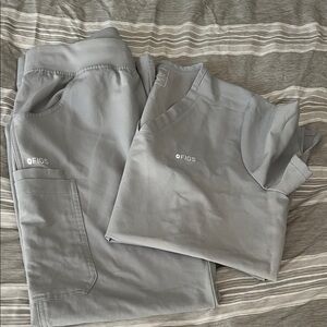 Figs Women’s Kade Cargo Pants and Casma Three Pocket Extreme scrub top